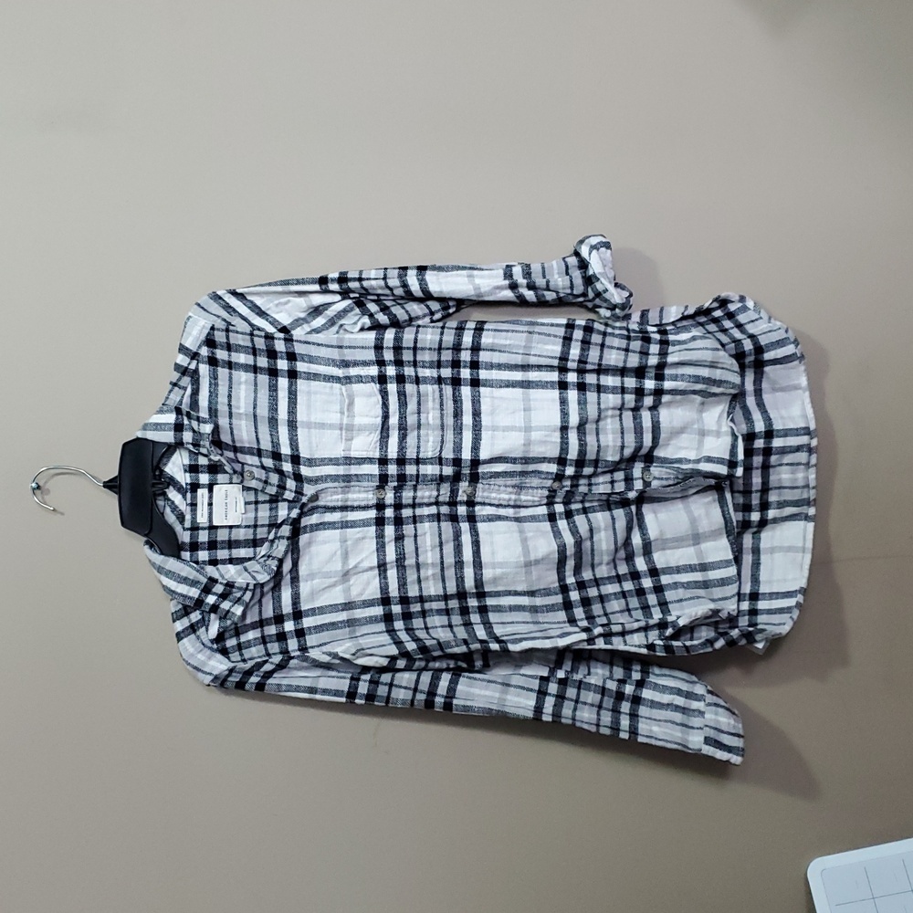 American Eagle Boyfriend Fit Grey And Black Plaid Shirt Size Medium
